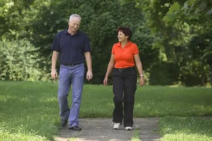 Osteochondrosis a coloanei vertebrale de yoga, exerciții fizice, bara orizontală de col uterin, trage-up-uri, înot, push-up-uri, care rulează