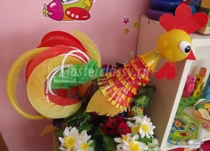 Cocoșel cu mâinile pe noul 2017 (cocoș cu mâinile lor pe noul an) Cocoșel cu mâinile pe noul 2017
