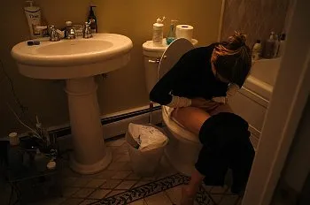 De ce este diareea, care începe de la diaree la adulți, de ce există o tulburare (diaree, scaune moi diaree de ce de la ceea ce provoacă indigestie adult poate începe să fie o persoană care apare se întâmplă) De ce este diareea, care începe de la diaree la adulți, de ce există frustrare