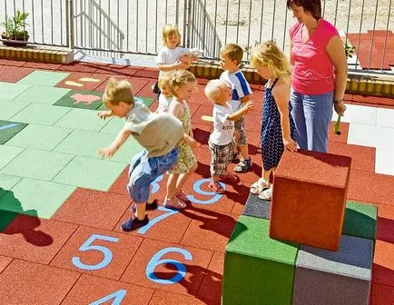 Acoperirea pentru terenuri de joacă pentru copii din țară