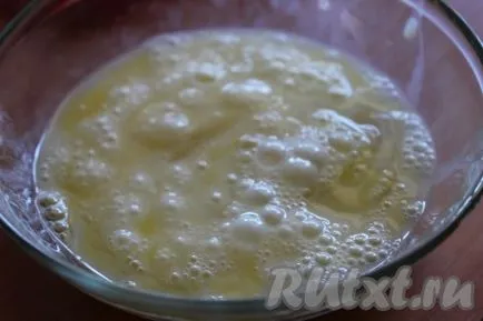 reteta Salata cu ouă de pui și omletă - reteta cu o fotografie