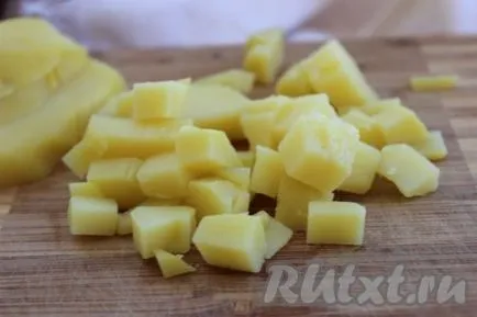 reteta Salata cu ouă de pui și omletă - reteta cu o fotografie