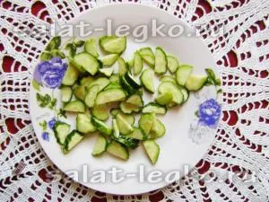 Salata cu rosii brânză și castraveți, reteta cu fotografie (brânză) Salata cu rosii brânză și castraveți, reteta cu fotografie