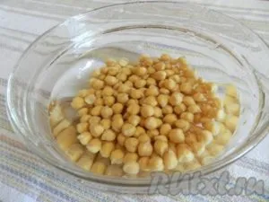 Salata cu omleta si carne de pui - gatiti pas cu pas, cu fotografii