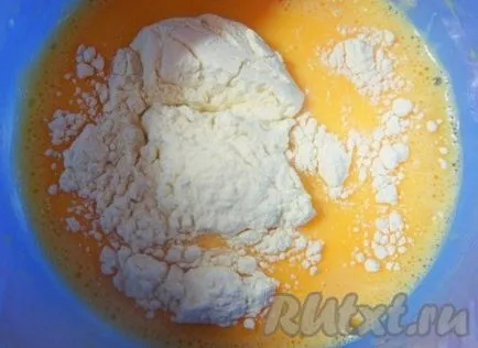 Salata cu omleta si carne de pui - gatiti pas cu pas, cu fotografii