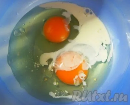 Salata cu omleta si carne de pui - gatiti pas cu pas, cu fotografii