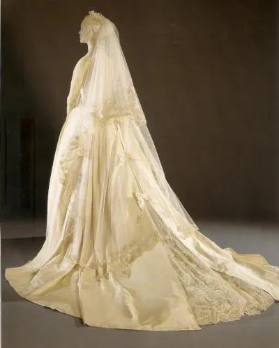 Cel mai faimos rochie de mireasa din istorie (rochie) Cel mai faimos rochie de mireasa din istorie