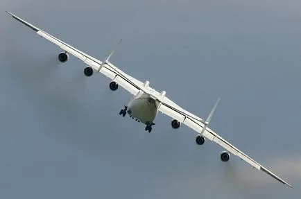Cea mai mare aeronavă în compartimentul pentru pasageri și de marfă mondială