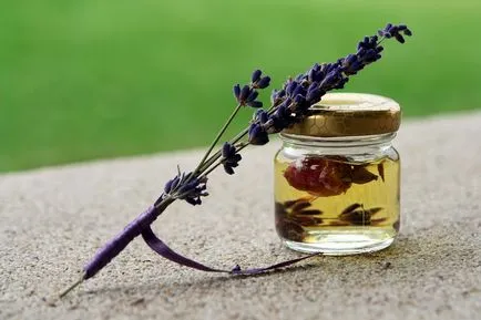 El însuși parfumeur 8 pași simpli pentru a crea o casa parfum unic (fantome) El însuși un parfumier 8 pași simpli pentru a crea un unic băuturi spirtoase de origine