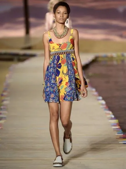 Din ceea ce sa poarte rochii cu imprimeu floral, rochii de moda