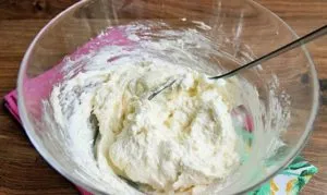 Cheesecakes de rețetă brânză de vaci cu pas cu pas fotografii (telemea) Cheesecakes de rețetă brânză de vaci cu pas cu pas fotografii