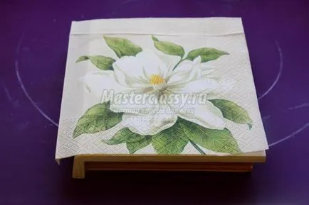 Caseta pentru bijuterii în tehnica decoupage