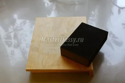 Caseta pentru bijuterii în tehnica decoupage