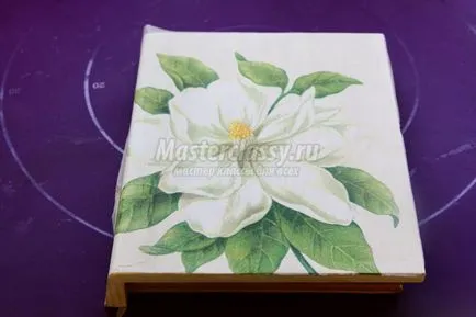 Caseta pentru bijuterii în tehnica decoupage