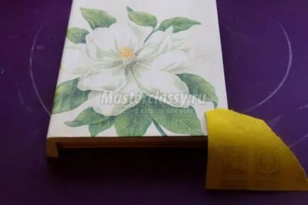 Caseta pentru bijuterii în tehnica decoupage