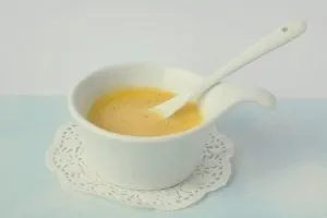 sos de usturoi cremoase pentru pui, paste, pește (pește) sos de usturoi cremoasă pentru pui, spaghete, pește