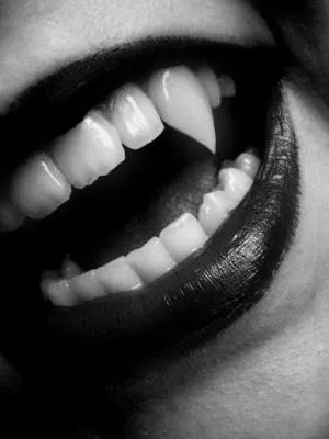 Există vampiri în fapte reale de viață și speculații (reale) Există vampiri în fapte reale de viață și conjecturi