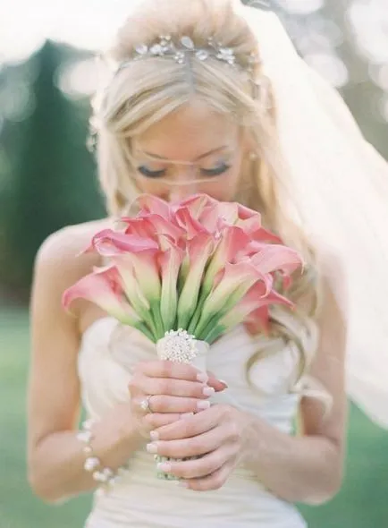 Buchete de nuntă cu crini