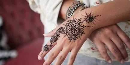Henna tatuaj - schițe, ca exploatație, sfaturi cu privire la aplicarea (henna) Henna tatuaj - schițe, ca exploatație, sfaturi pentru aplicarea