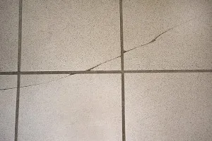 Cracată șapă Ce se va repara