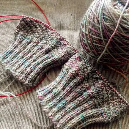 Învață să se tricot, fără ajutor, stând acasă pe canapea