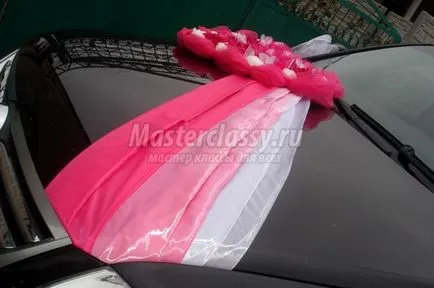 Decoratiuni pentru masini de nunta cu mâinile lor