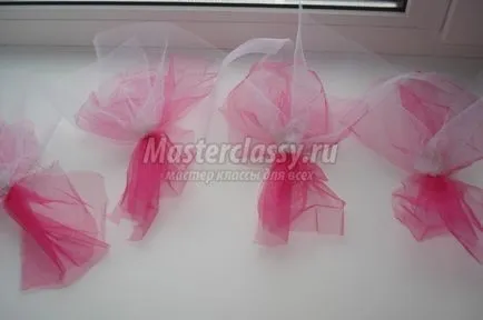 Decoratiuni pentru masini de nunta cu mâinile lor