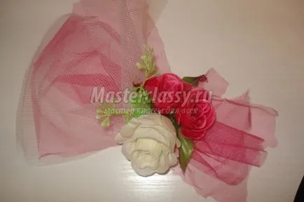Decoratiuni pentru masini de nunta cu mâinile lor