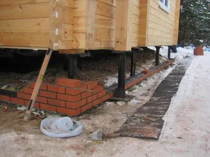 Consolidarea fundația unei case private, cu propriile sale mâini