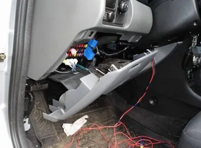 Instalarea pe masina, o camera retrovizoare, meșteșugurile pentru automobile (spate) Instalarea pe masina, o camera retrovizoare, meserii pentru automobile