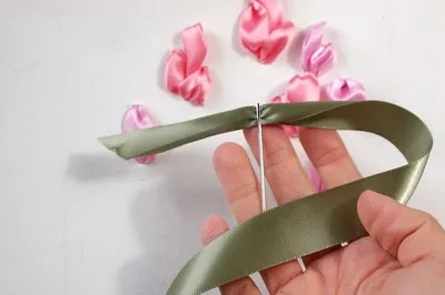 Benzi de broderie pentru începători - model de volum (panglici broderie pentru începători) Benzi de broderie pentru incepatori - tablouri de volum