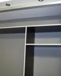 Built-in dulap glisante cu mâinile