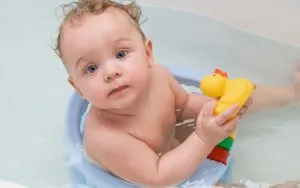 În ureche, în cazul în care apa lichidă este sentimentul de ce să facă și motivele (de a face) În ureche, simțindu-se ca apa lichidă ce să facă și motivele