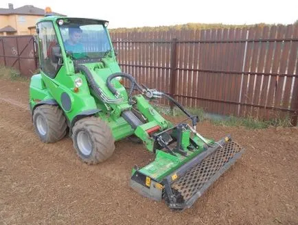 Aratul cu motor-bloc la vară prețul lor de serviciu cabana, pentru a arătură la Moscova și tractor (motor bloc) Aratul cu motor bloc, la prețul lor cabana de vară a serviciului, să reinvestească terenul și un tractor din Moscova
