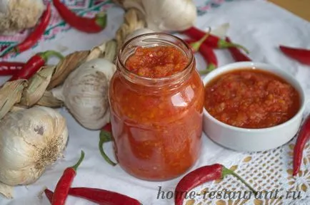 Pregătirile pentru rețetele de aur de iarnă de tomate