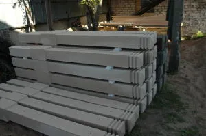 Coloane pentru gard cu mâinile Coloane pentru gard cu mâinile
