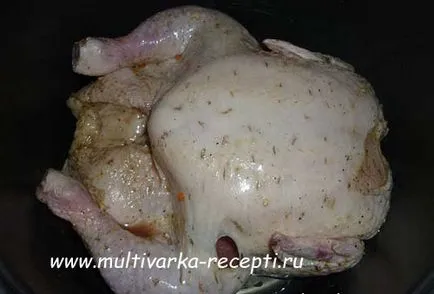 Pui întreg în multivarka
