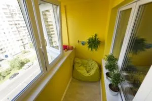 Cum de a decora interiorul balcon