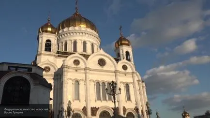 Cum să sărute sfintele moaște