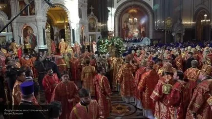 Cum să sărute sfintele moaște
