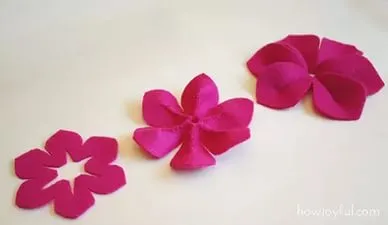 Ca de flori simțit