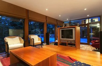 Casa se află în amurg Casa se află în amurg