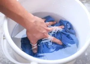 Cum să se spele blugi cu sânge