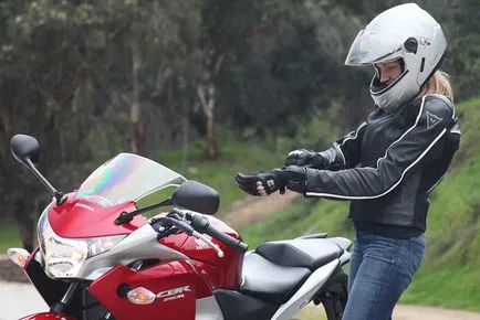 Cum să călărească motociclete Cum să călărească motociclete
