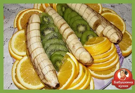 Cât de frumos tăiate de fructe pe masa
