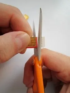 Cum să taie micro SIM
