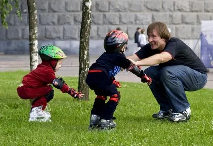 Cum de a preda un copil la plimbare pe role Cum de a preda un copil la plimbare pe role