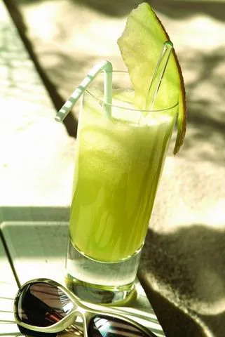Sucul de noni De ce