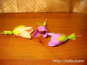 Cosuri de dulciuri cu mâinile sale Cosuri de dulciuri cu mâinile sale