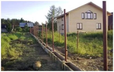 Coloane pentru gard cu mâinile